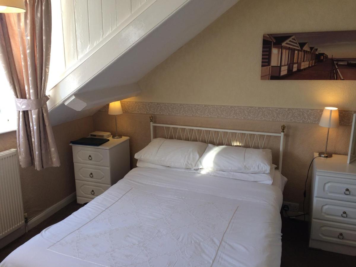 Bed and Breakfast The Whiteley Scarborough Esterno foto